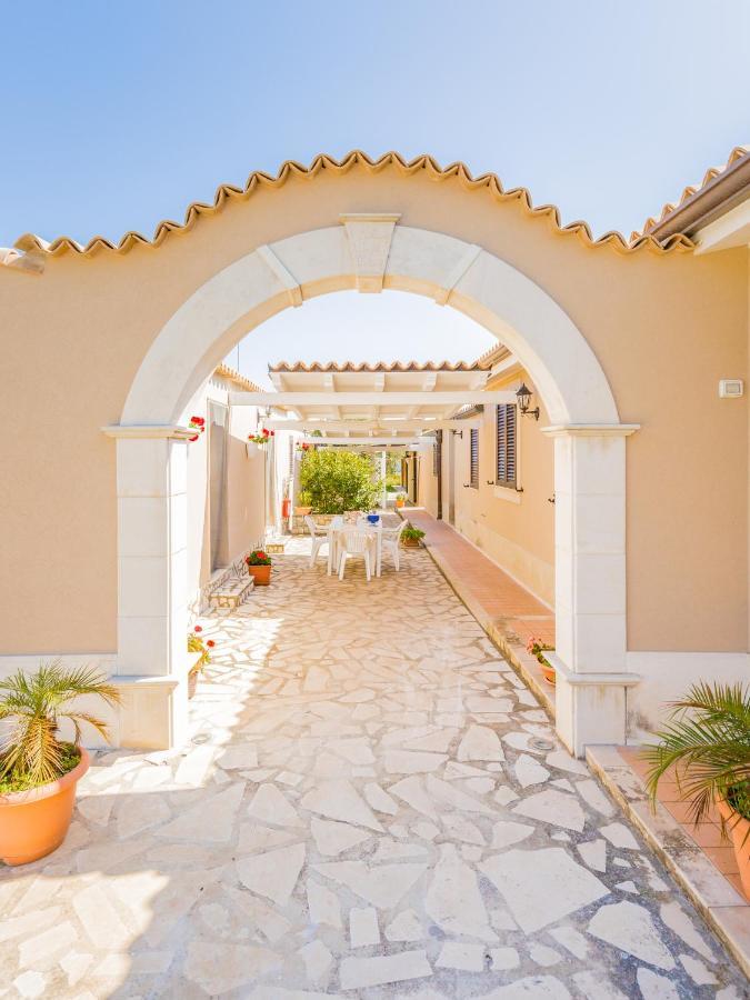 Villa Degli Ulivi Авола Екстер'єр фото