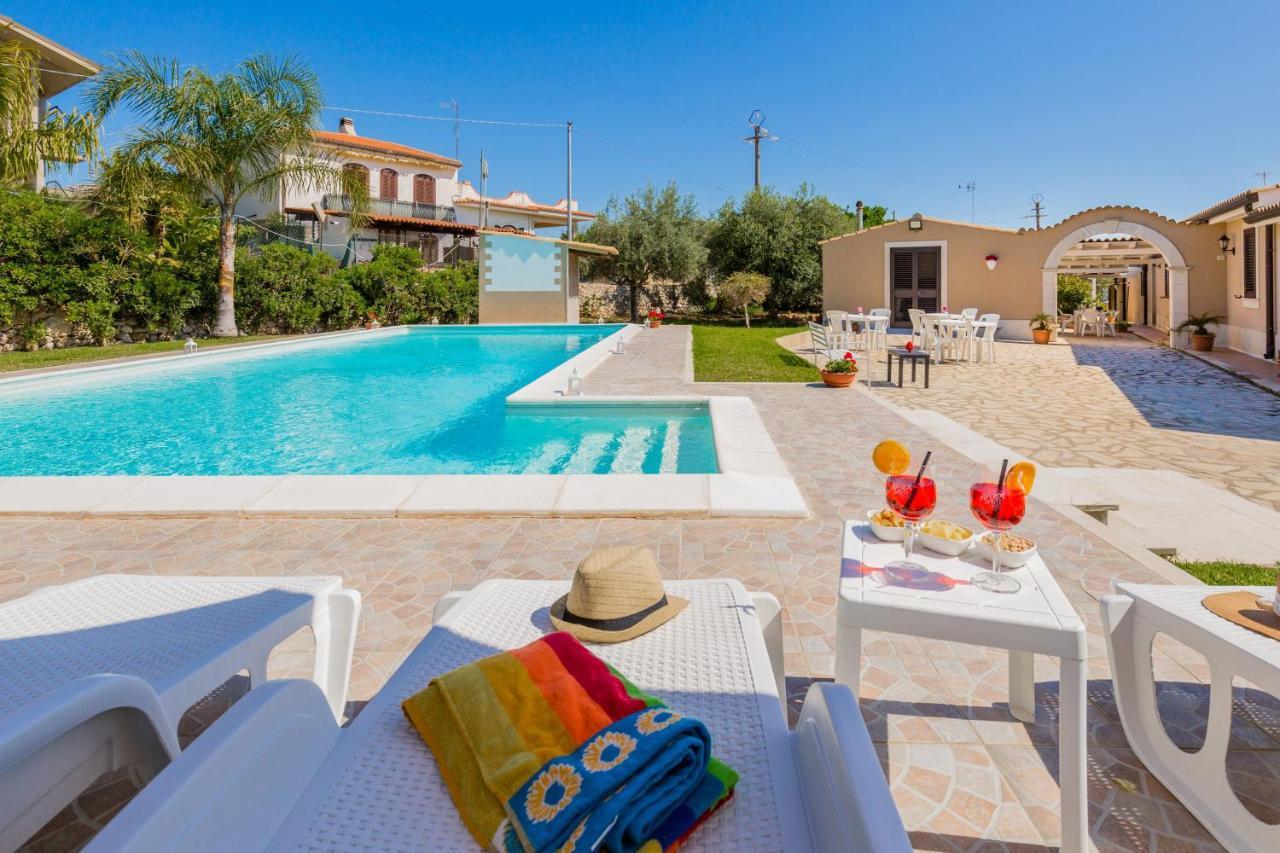 Villa Degli Ulivi Авола Екстер'єр фото