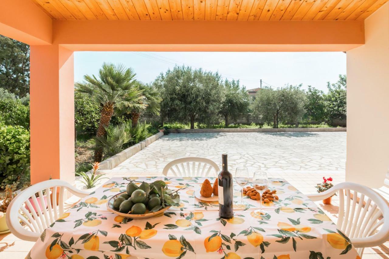 Villa Degli Ulivi Авола Екстер'єр фото